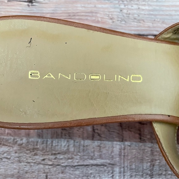 Bandolino Women’s Size 10 Tan Kitten Heels Gently Used - Picture 4 of 4